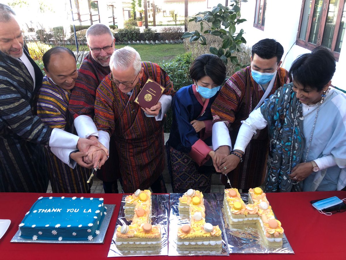 UNICEFBhutan's tweet photo. Kadrinchey la! 🙏
The 31 UN agencies that work in Bhutan are thankful to His Majesty The King, the Royal Government and the people of Bhutan for the institutional recognition with the Druk Thuksey medal today as Bhutan celebrates its 114th National Day.
#UN50 https://t.co/phOOzMbaqx
