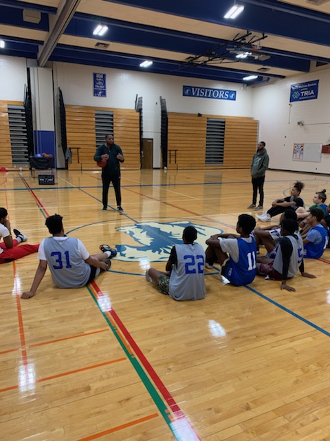 Coachmckenzie's tweet photo. Correction is not criticism.
I played for a great high school coach and I would constantly get asked how I handled him “yelling” at me. He wasn’t yelling at me. He was holding me to a higher expectation because he knew my goals. We live in a generation where if a coach yells... https://t.co/172cAQMh6t
