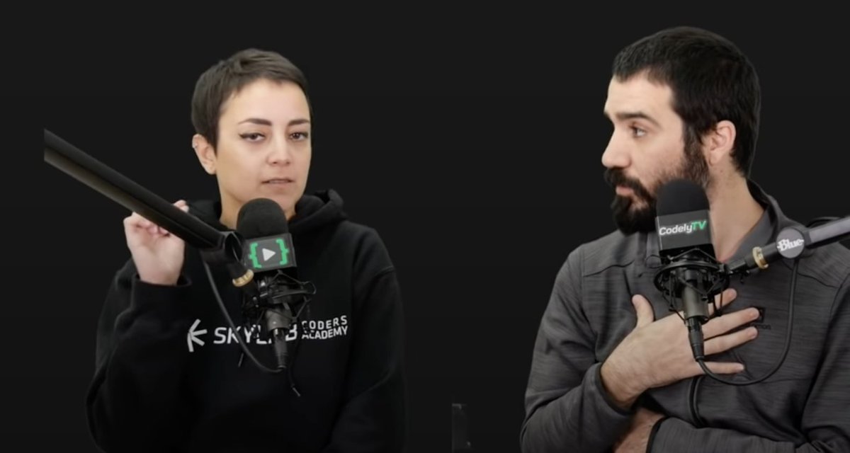 imadev2020's tweet image. Gracias @CodelyTV!!

Nuria: Javi, estás así de ganarte...
Javi: ¿Pero y yo q&apos;e heeecho!!?