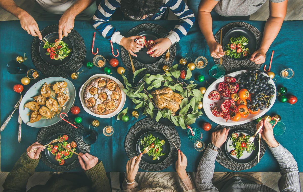 The #holidays can be busy and stressful, however you shouldn't give up on your #workout schedule. Staying active will help increase energy, reduce stress, and fight off those pesky holiday pounds.