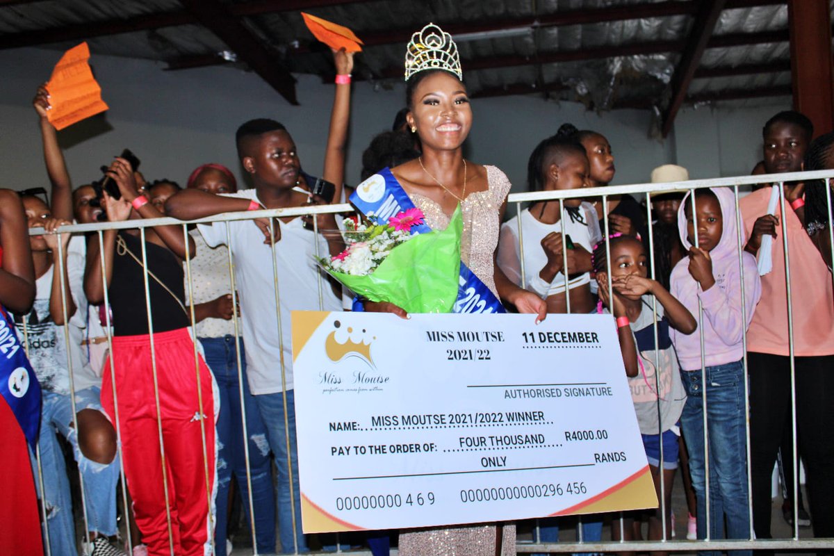 MissMoutse's tweet photo. Miss Moutse 2021 

@rachel_maluleke Congratulations Queen 🥂🥂💥💥👏👏

#MissMoutse 
#MissMoutse2021 #Queen
#crowningmoments #Queendom
#PerfectionComesFromWithin https://t.co/ZxKWQ5E3wX