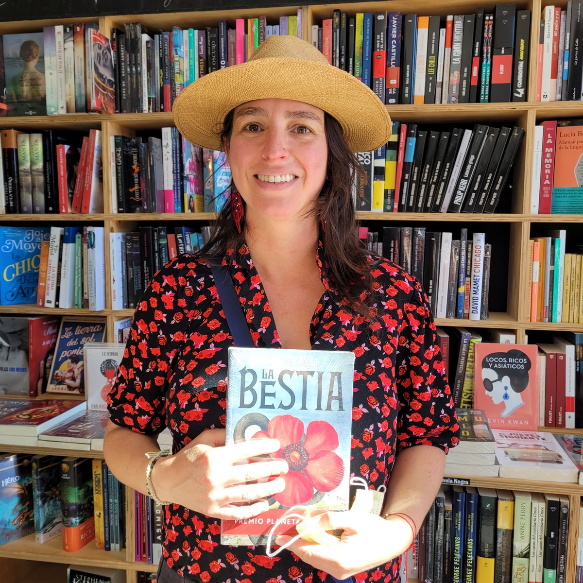 Sin dudas que existió un match entre María Paz y La Bestia, el último libro de Carmen Mola. Premio Planeta 2021. Este thriller corre en el año 1834 y Madrid sufre una terrible epidemia, pero la peste no es lo único que aterroriza a sus habitantes.