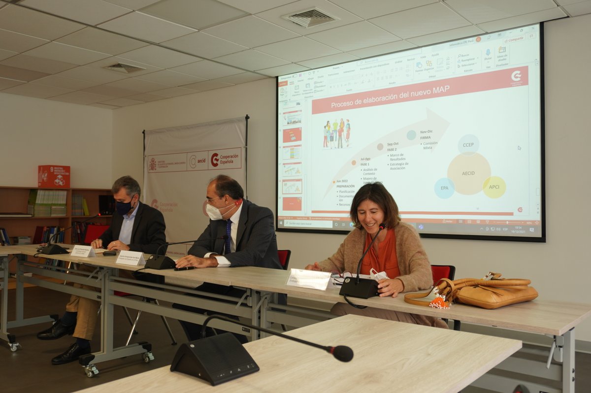 AECIDPeru's tweet photo. #SomosCooperación | Se realizó la reunión anual del Consejo de Coordinación de la Cooperación Española en Perú, #CCCEP. Con la agenda: resultados 2019 - 2021 y planificación prevista para el 2022, entre otros. 🧵(1/2) https://t.co/mUFUGDC88h