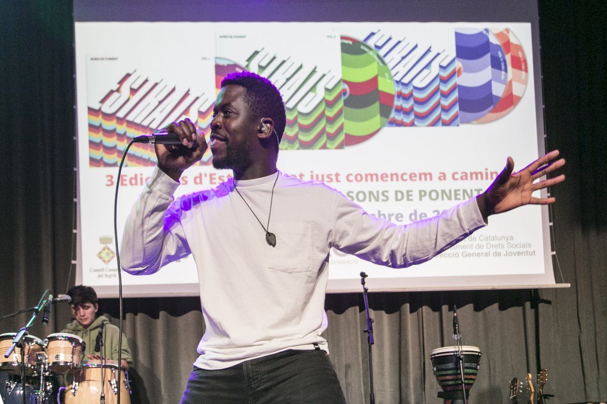 🎞GALERIA🎞 | L'altre dia vam presentar el nou número d'Enderrock amb <a href="/petitdecaleril/">elpetitdecaleril</a>, #Hoven, #Neptú, #EsedelaCinta, #Valdivia, @sweetsamfaina, #MarcVi, <a href="/egobandnis/">Ego (band)</a> i <a href="/lastasanco/">lastasanco</a>!
 
📸Ho recordem amb les fotografies d'en Carles Rodríguez👇
enderrock.cat/galeria/1365/p…