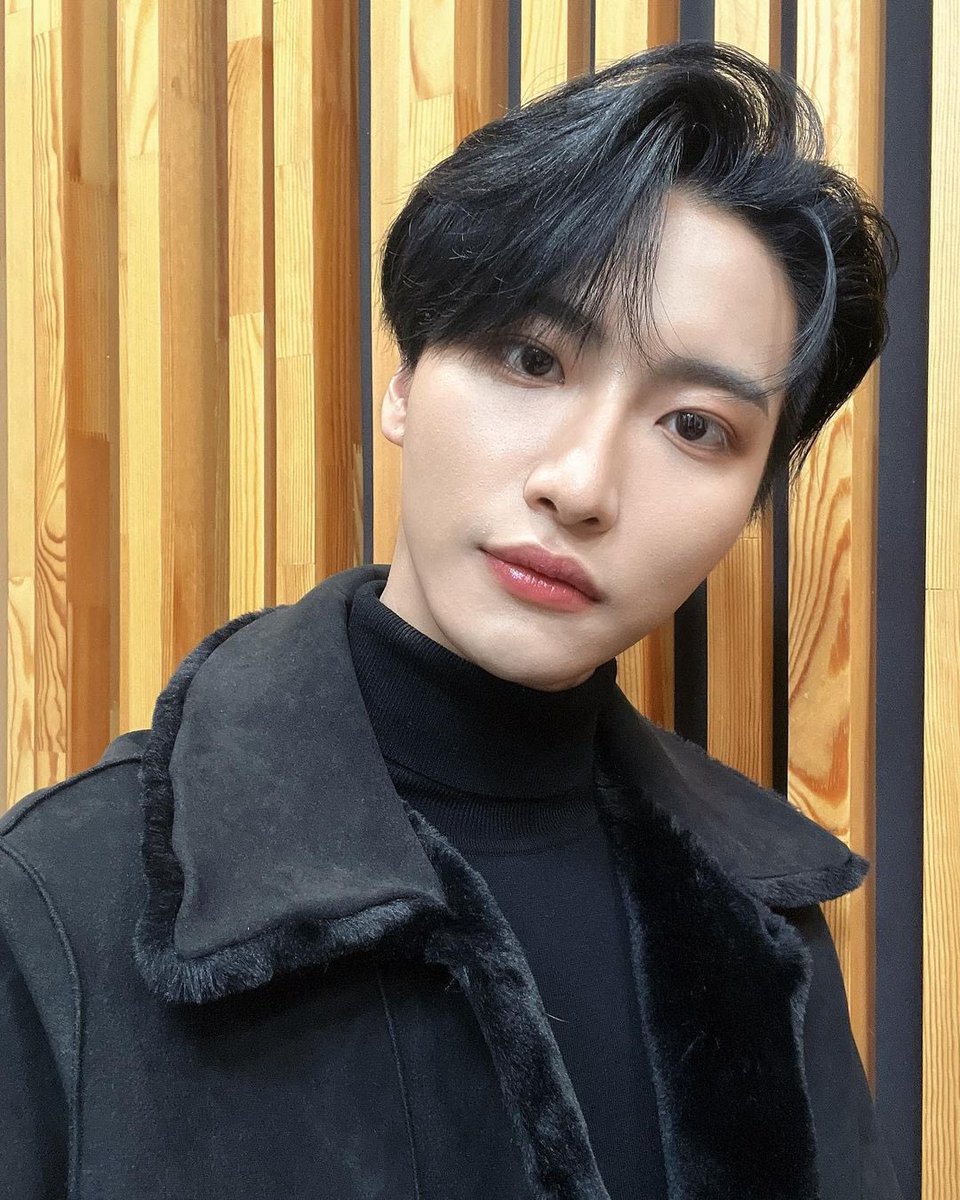 CentralATEEZBR's tweet photo. FOTO |

Atualização no Instagram oficial do BTOB Kiss The Radio com o #WOOYOUNG, #SEONGHWA, #JONGHO e #YEOSANG

@ATEEZofficial #ATEEZ #에이티즈 https://t.co/frt0t5wCVY