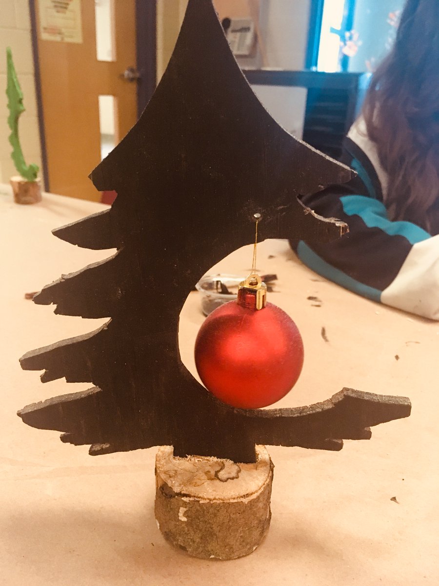 Grade 7 students at Couchiching Heights Public School were busy making homemade Christmas gifts as part of their learning about and commitment to UN Global Goal #12 Responsible Consumption and Production! <a href="/coustaff/">CouchichingHeightsPS</a> <a href="/SCDSB_Schools/">Simcoe County District School Board</a> <a href="/changemakeclass/">The Changemaker Classroom</a> <a href="/TeachSDGs/">#TeachSDGs</a> <a href="/TheGlobalGoals/">The Global Goals</a>