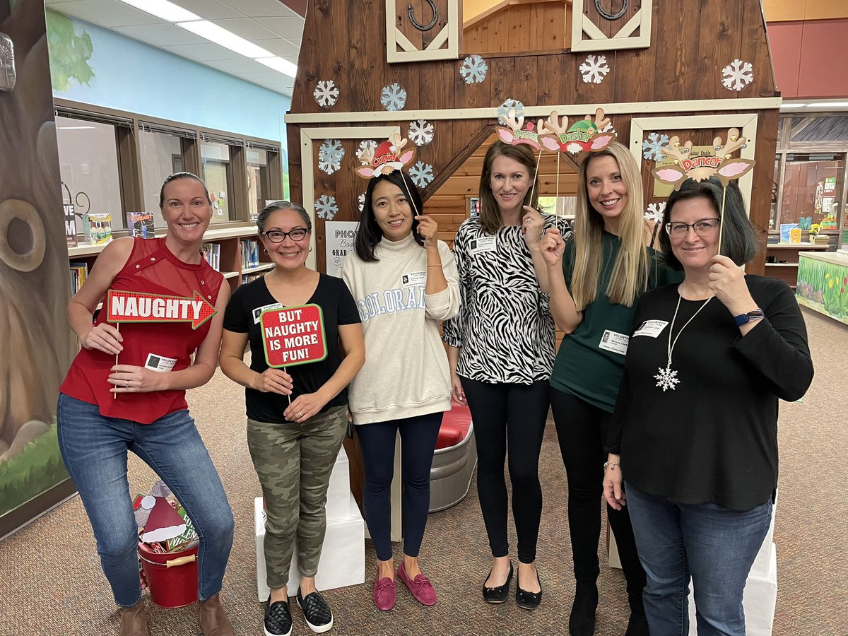 StampedeLibrary's tweet image. Love our Library Volunteers! Happy Holidays!!
