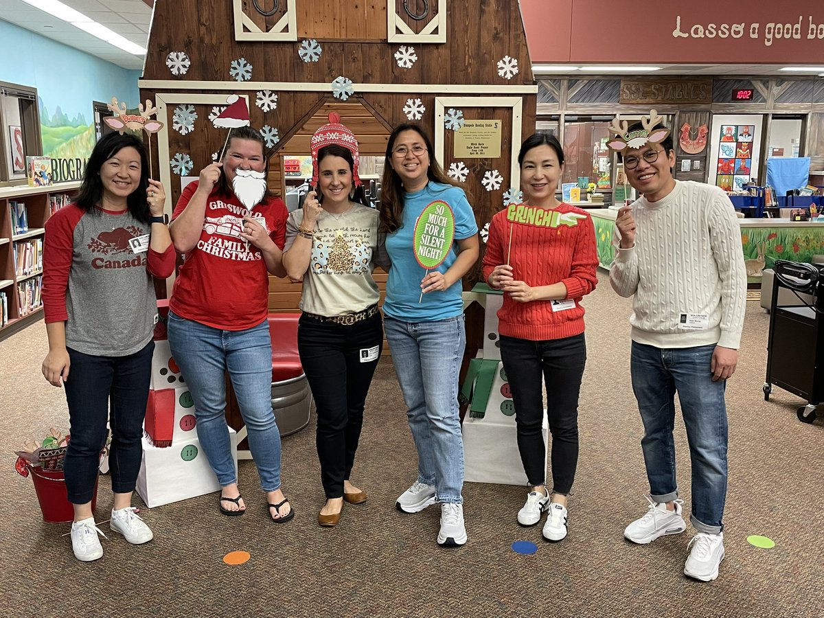 StampedeLibrary's tweet image. Love our Library Volunteers! Happy Holidays!!