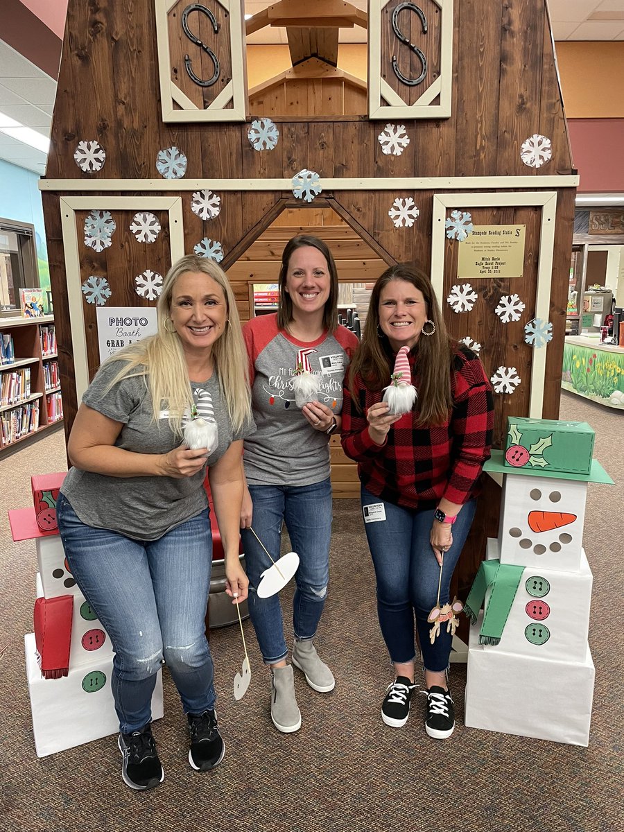 StampedeLibrary's tweet image. Love our Library Volunteers! Happy Holidays!!