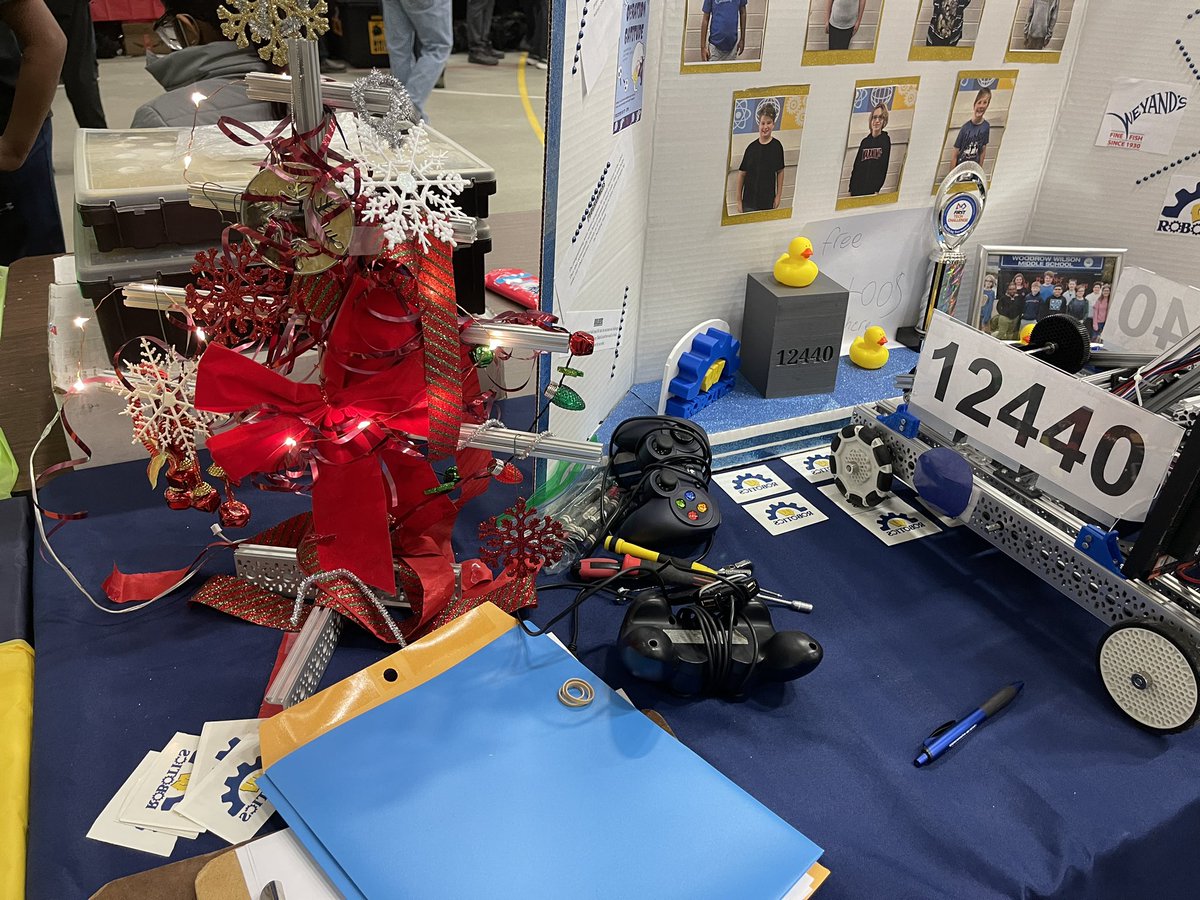 robotics_wms's tweet image. Team #12440 showing off our REV-mas tree at the Michigan FTC State Championship. #REVRobotics