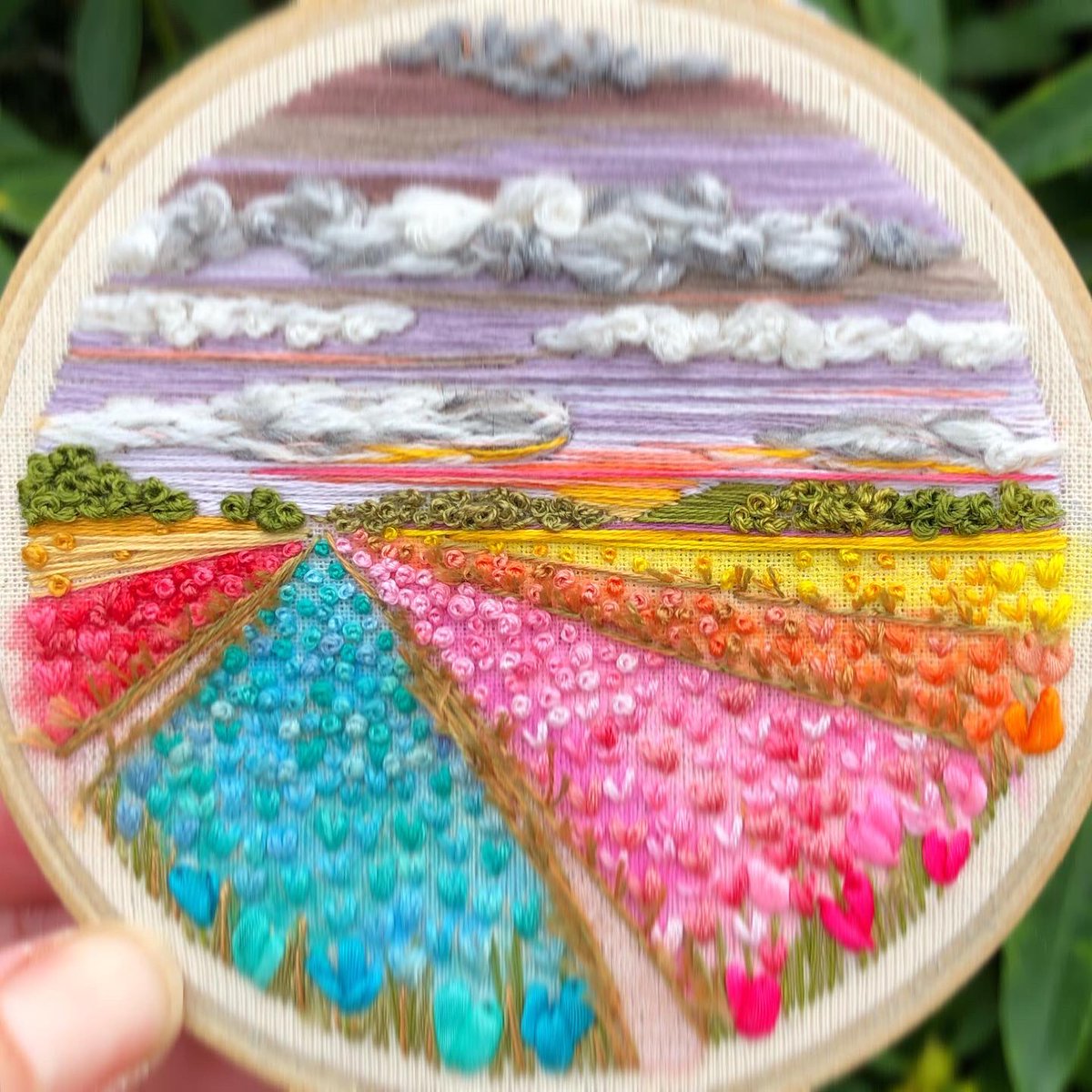 Something less bleak for your feed 
#arttwitter #embroidery #landscapeart #landscapeembroidery