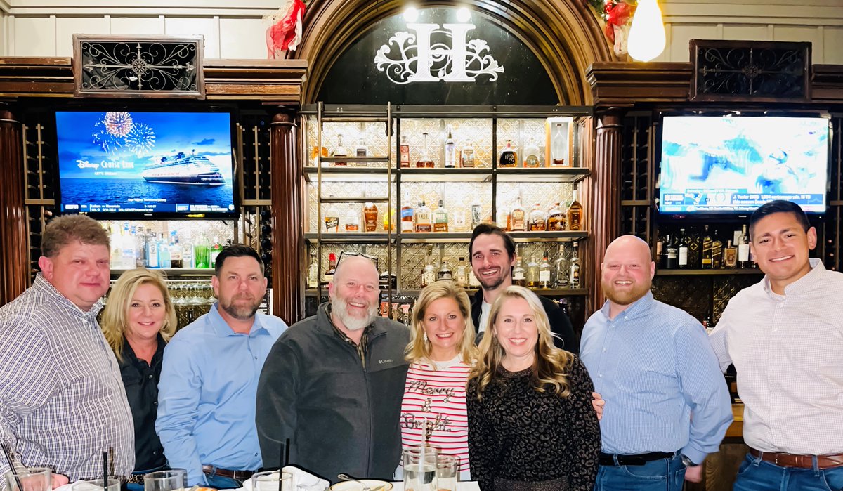 wrightcoreinc's tweet photo. It's always great to reflect and celebrate a successful year. @wrightcoreinc + @ArubaNetworks + @SilverPeak teams are looking forward to another strong year in 2022! #MakeITWright #ConvergeOne #WrightCore #ArubaNetworks #SilverPeak https://t.co/BsaJMhj9cs
