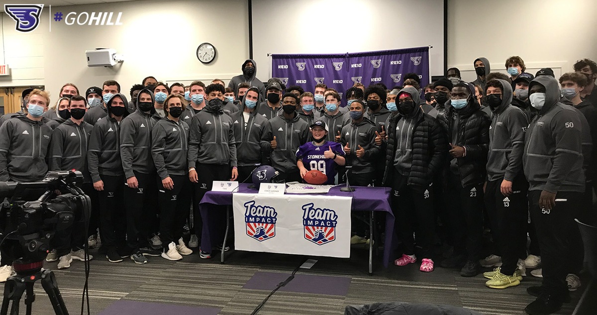 stonehill_info's tweet photo. Move over, Tom Brady. There’s a new G.O.A.T. in town. 

In partnership with @GoTeamIMPACT, our football program recently welcomed nine-year-old Brayden Tryon as the newest Skyhawk. https://t.co/dMLxXGnmQq https://t.co/Q3dWa2lph9