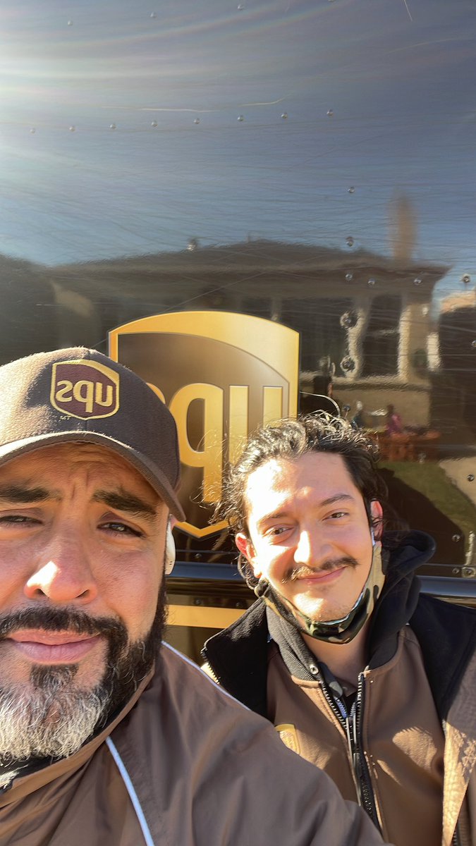 lalejandro1983's tweet photo. Alfonso Villa and I doing a safety ride today!! Keep it up partner youโre doing awesome!! #MetroSafety!! #OneDivision @CraigW9880 @DebMassingill @CP_UPSers @fmaciel4298 https://t.co/fynOZPcxVg