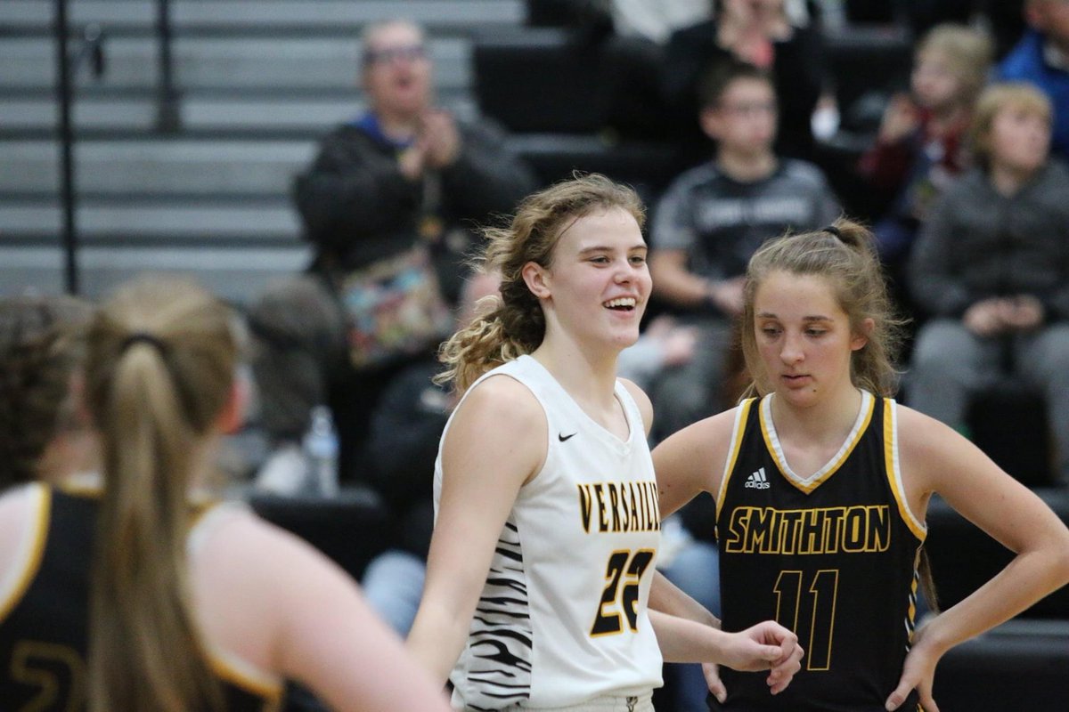 KentThomas7's tweet photo. Folks: Kylee Richey fresh from Versailles is just killing it. 5 of 8 games double double pts &amp; reb. Set school record w 24 reb in game.  12.6 ppg &amp; 16.8 rpg. Check this kid out. ⁦@earlaustinjr⁩ ⁦@greglogs⁩ ⁦@MissouriPhenom⁩ ⁦@PrepHoops⁩ ⁦@RodKRCG13⁩ https://t.co/9S4fTbgNOu