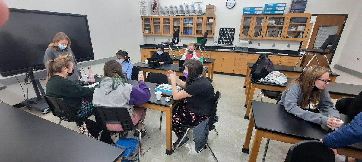 mittlerahs's tweet photo. Cats Crew had a blast helping the freshmen get ready for finals this morning!  We will offer help after school on Monday the 20th too. Hope to see you there! #afftonlearns https://t.co/mIcWKjQ3XW