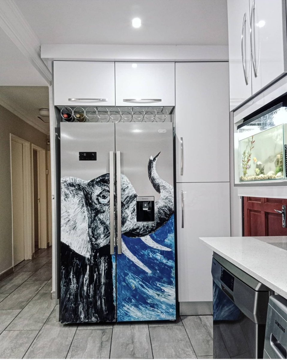 ennockmartZA's tweet image. Another fridge done 🙏🏾.

The artist who turns fridges into canvasses 🖤 #EnnockFridgeArt

When are getting yours painted 😁?