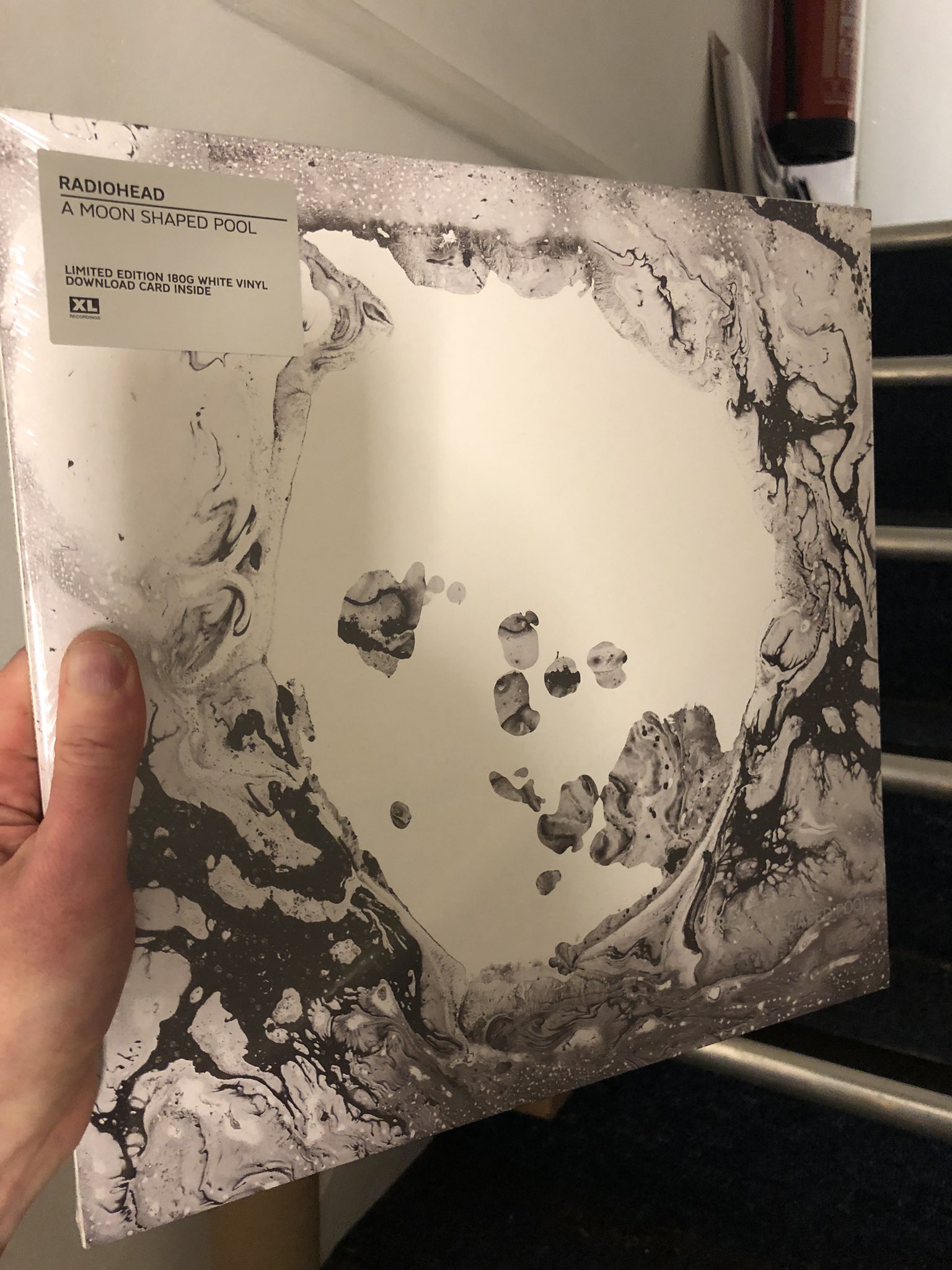 Mediate Vedhæftet fil Skære af Lost In Vinyl on Twitter: "Back in stock - look at this cheeky little  number…! 'A Moon Shaped Pool' by @radiohead on a limited white vinyl  repress. Available instore now and also👇