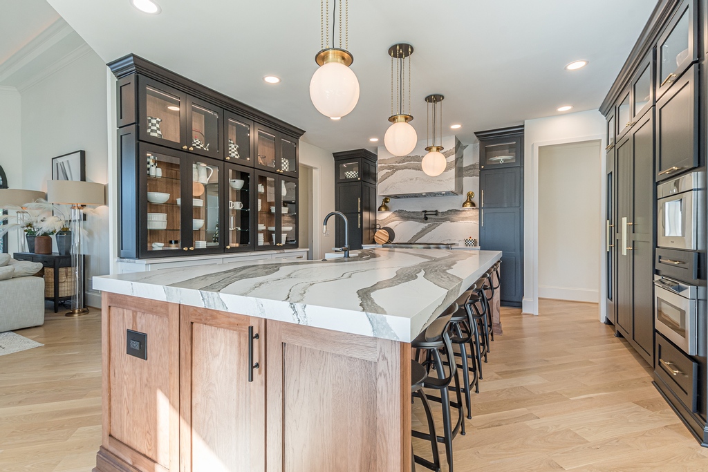 CCFFcompany's tweet photo. One of our biggest projects to date. Owner Jennifer Hill took the lead on this project. What do you think? π€ Note: all finishes chosen by K&M Home Transformations.
#creativecabinetsff #creativecabinets #kitchenandbath https://t.co/oTYvLTGERO