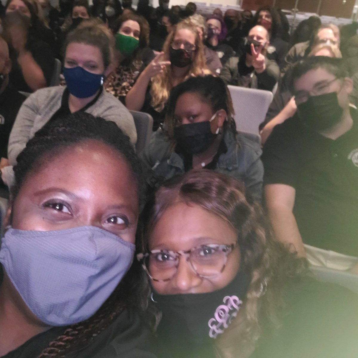 BradsherMs's tweet photo. We all understood the assignment. We always camera ready. #khsgameon #pictureday,kinda @KnightdaleHS https://t.co/zG7OMvyjc5