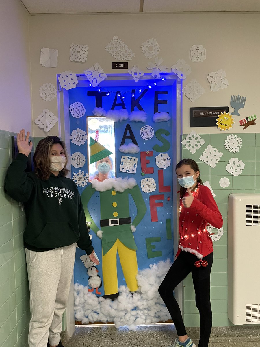 agrabowskiteach's tweet photo. So proud of my students for decorating our door with awesome riddles and holiday cheer!❄️ #elfie #LetsTakeAnElfie @Oldfield_MS https://t.co/Dpz7VmzFQC