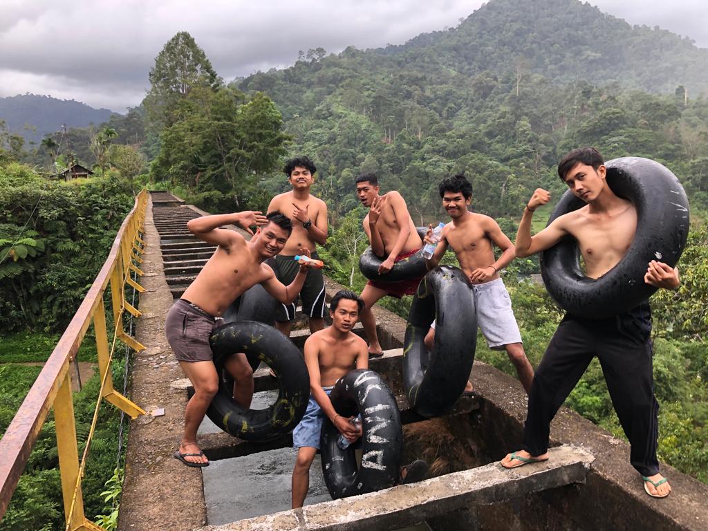 Fajripmt's tweet photo. Cukup kami yg ga pake baju,kamu jangan,kalau mau buka juga gpp😁

#priabaik
#temanbaik https://t.co/5mmpBTDGOb