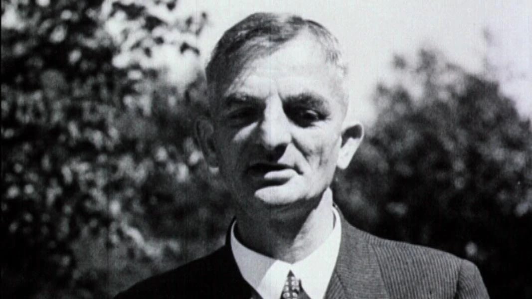 "Die Leute sagen immer: 
Die Zeiten werden schlimmer. 
Die Zeiten bleiben immer. 
Die Leute werden schlimmer.“

Joachim Ringelnatz