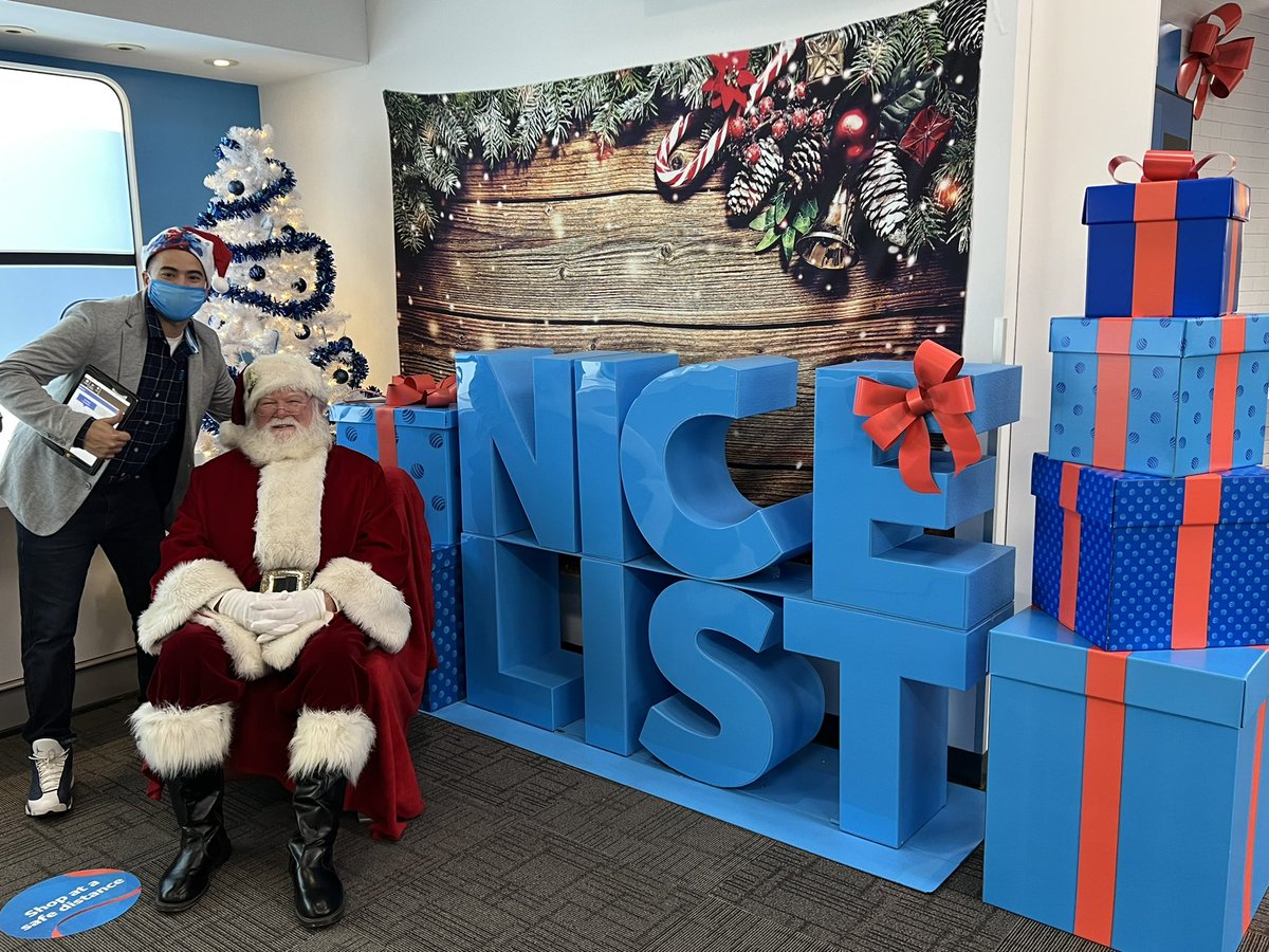 Santa is in the house !!!!! ATT Newburgh is getting festive. Candy canes for all. Happy holidays everyone! <a href="/klane0917/">Klane</a> <a href="/marcellobenny/">Benjamin Marcello</a> <a href="/judy_cavalieri/">Judy Cavalieri</a>