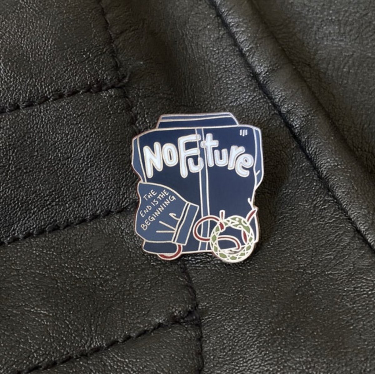 radiowinden's tweet image. The end is the beginning and the beginning is the end. The official Dark Companion Podcast enamel pin is here. 🖤
etsy.com/listing/112248…