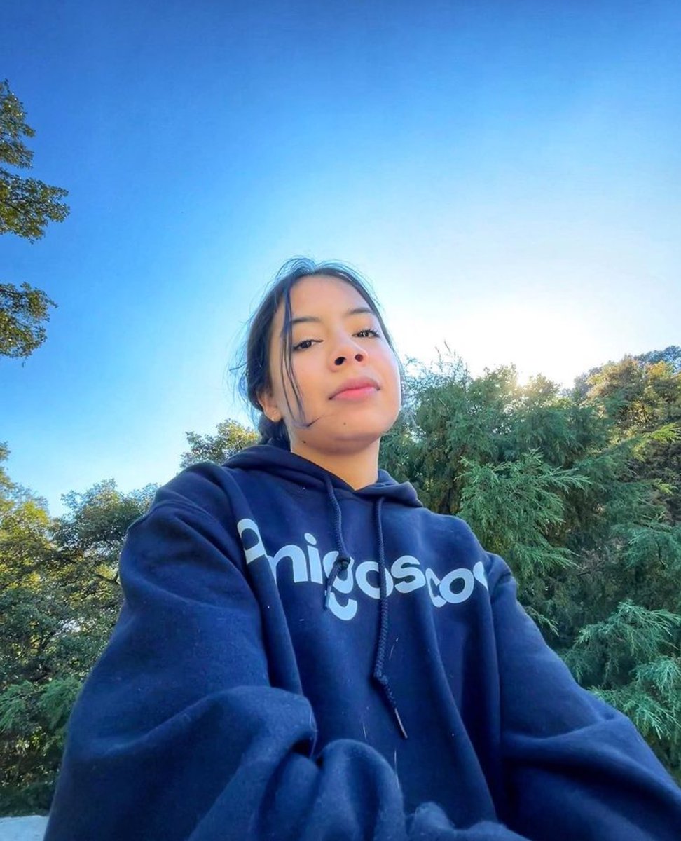 Amigos_Cool's tweet photo. Una hoodie cool 😎❤️🔥🔥
#amigoscool #viernes #hoodie https://t.co/u8832LyMPS