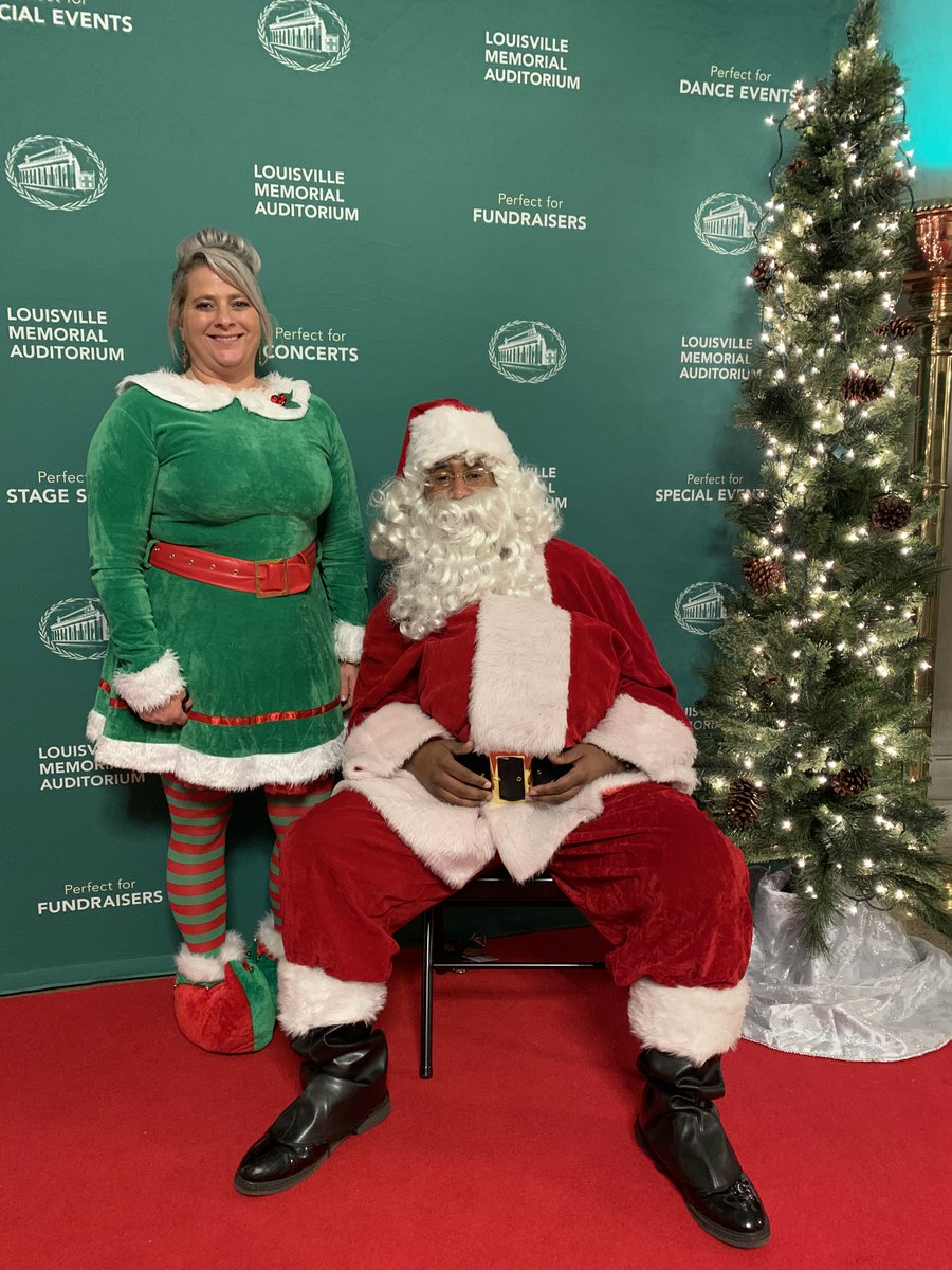 LouMemFound's tweet photo. It was a Christmas Wonderland as elementary students attended a concert planned by LMPD 4th Division resource officers.  Santa, with his helpers, distributed gifts &amp; treats.  Presentation's Pres Girls gave a beautiful performance, and Timothy Baker played the Pilcher Pipe Organ. https://t.co/9099lqzQQn