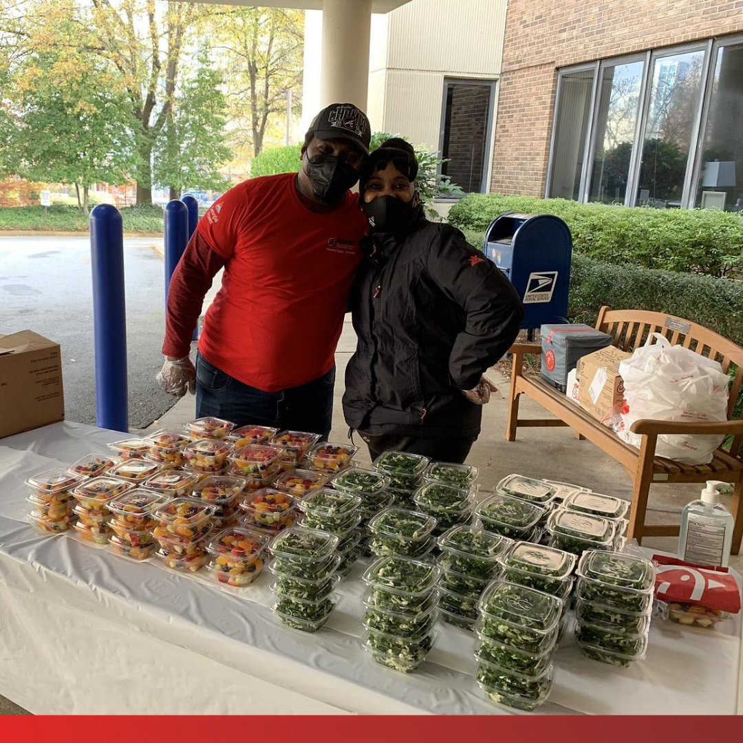 GeorgiaPower's tweet image. Our employees have been busy this holiday season. From providing lunch for employees at the Shepherd Center to purchasing gifts for the Salvation Army’s Angel Tree and local students, we love giving back to our community. #WeHelpBecauseItsHome