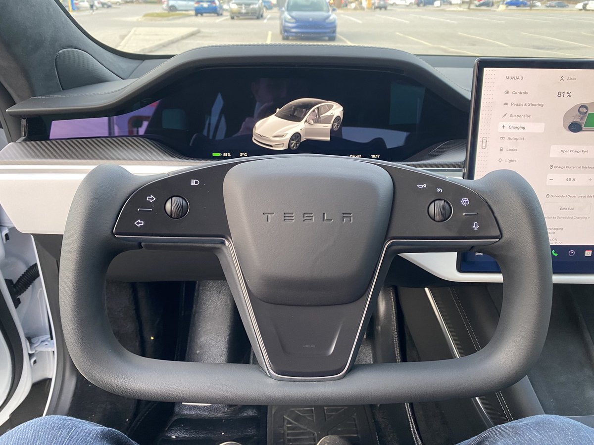 Azuchian1's tweet image. Thanks @astanoje for the #ModelSPlaid ride in #london