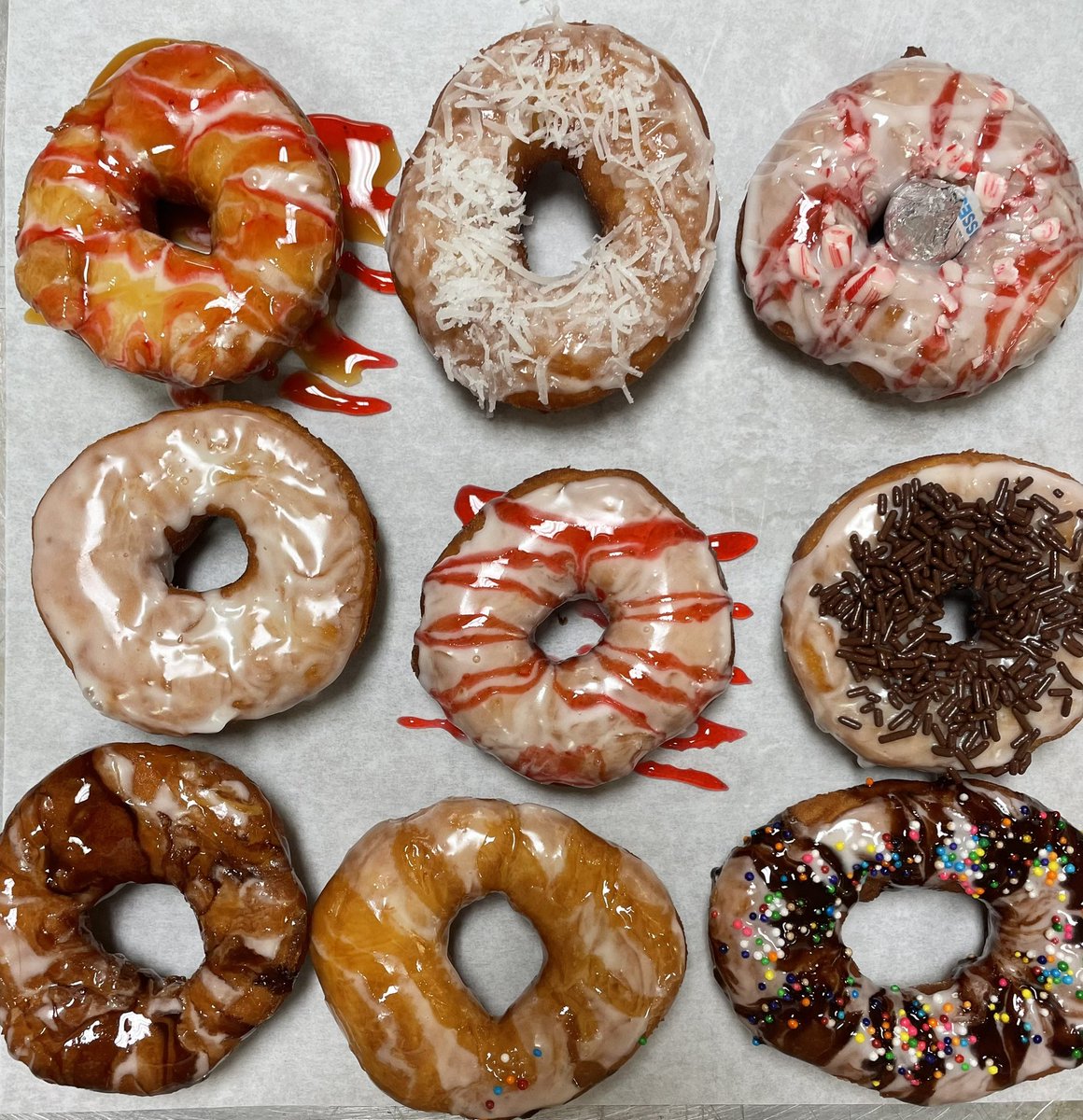 chefcraigsWC's tweet photo. Hot Chocolate and Fresh made Doughnuts ❤️⛄️🌲❄️ Have a Safe and Restful Holiday.   @ACPSk12 @AlexCityTitans @CTEAlexandria https://t.co/6pVvDLcrN3