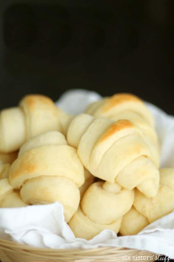 SixSistersStuff's tweet photo. These are the easiest homemade rolls I have ever made. Fluffy and light and bursting with flavor.
https://t.co/maMUElhVL4
#sixsistersstuff #easyhomemaderolls #dinnerrolls #easyrolls https://t.co/pgjKFnhIYz