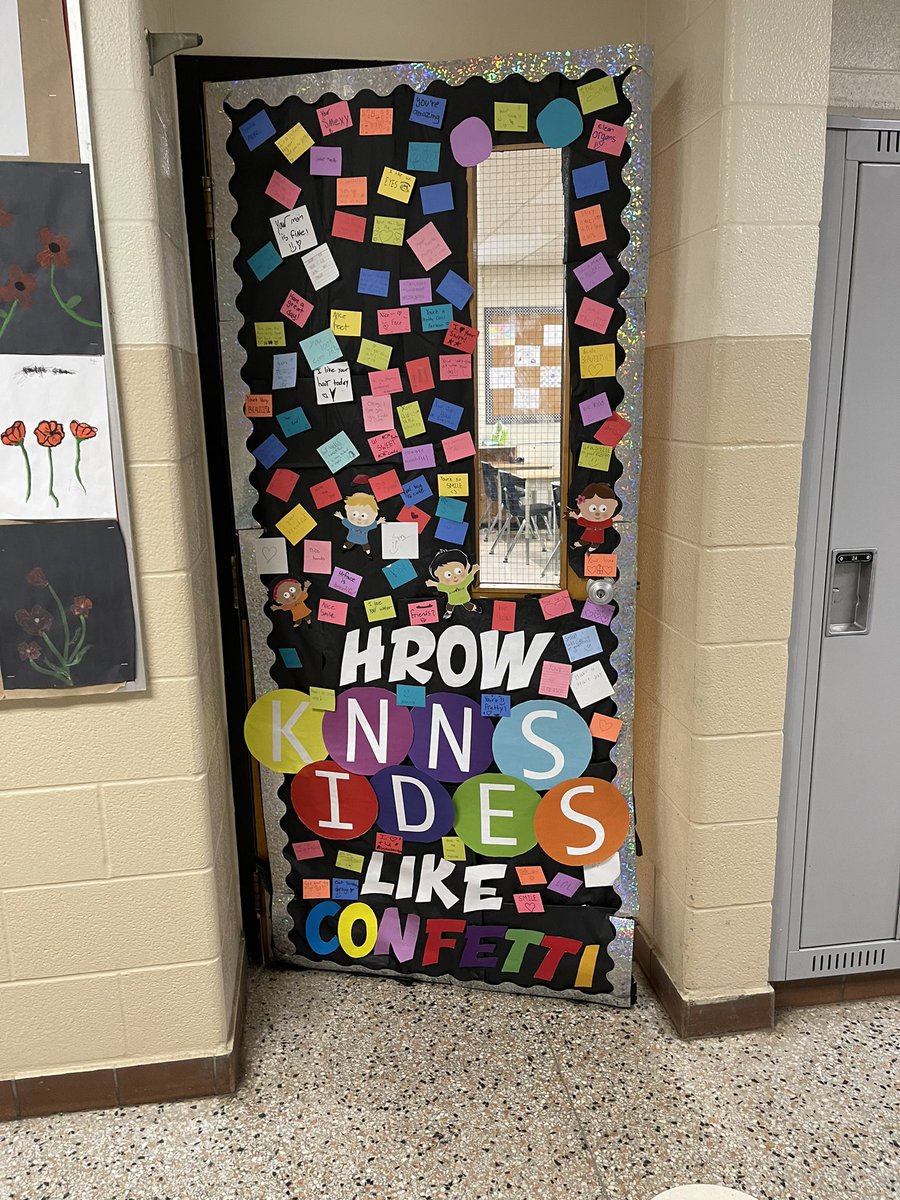 MsAlabbas_'s tweet photo. Finally finished my door 😮 the “T” is missing 😩😩😩😩 

We can’t have nice things in this class https://t.co/WK2Nq46rLE