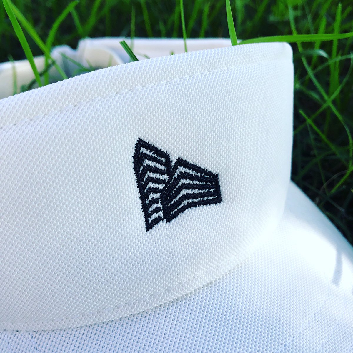 White LNS Rave Visor Cap
👉 out soon on bandcamp loungesquattberlin.bandcamp.com