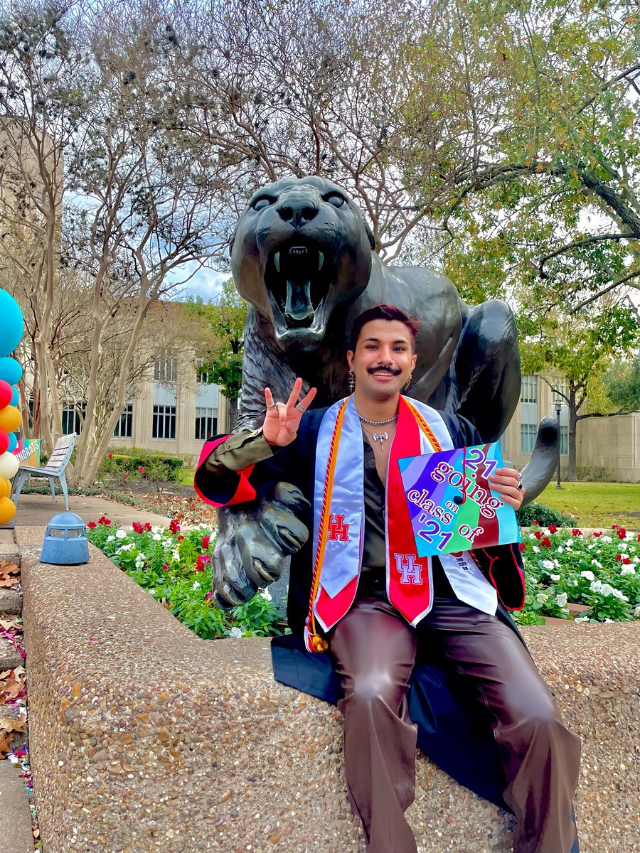 ¡Si se pudo! 🇲🇽🏳️‍🌈

I came out to my parents this year which resulted in them no longer considering me as their son. However, I came out winning in the end even w/o them so cheers to ME!

☆ B.S. Psychology w/ Marketing Minor
☆ Magna Cum Laude
☆ Debt-FREE 
☆ First-Generation