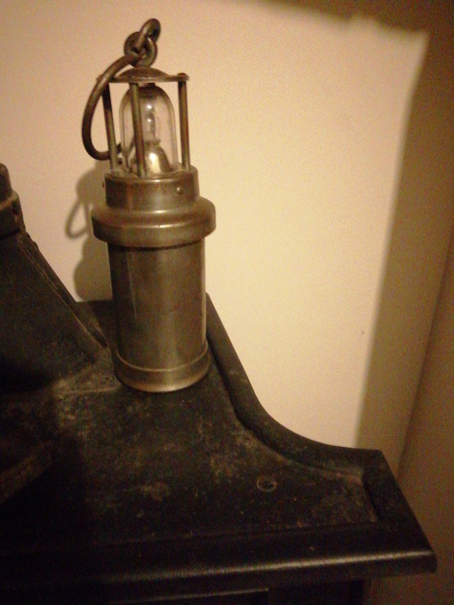 corrie_shelley's tweet photo. Took the lid off this old miners lamp to see if the battery was still inside and could be reconditioned.... To find a treasure trove of trinkets my granddad had squirrelled away. This hasn't been opened in over 30 years. #mademesmile #coalmining #minerslamp #heritage #memories https://t.co/px73Cqnoqg