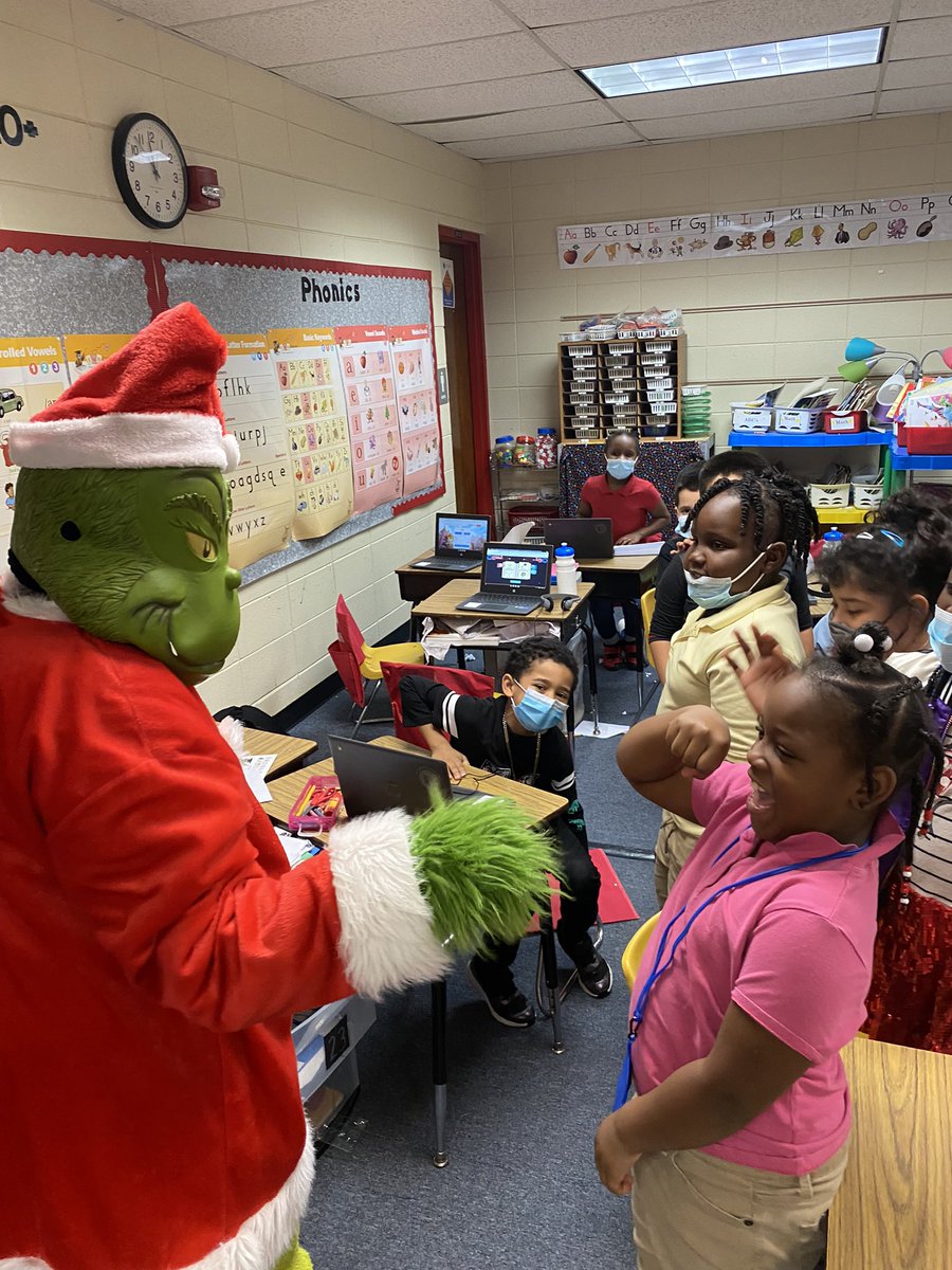 The Grinch tried to steal Christmas at MES but after a talk with admin, he decided to spread Holiday Cheer. We had a blast with out visitor today at Mabelvale Elementary!!! <a href="/ItsMe_Klee/">Kelecia Nicole</a> @cocochocolate80 <a href="/dlsmith1221/">Darian Lynn Smith</a> <a href="/MichaelPoore1/">Michael Poore</a> <a href="/MabelvaleElLRSD/">Mabelvale Elementary</a>