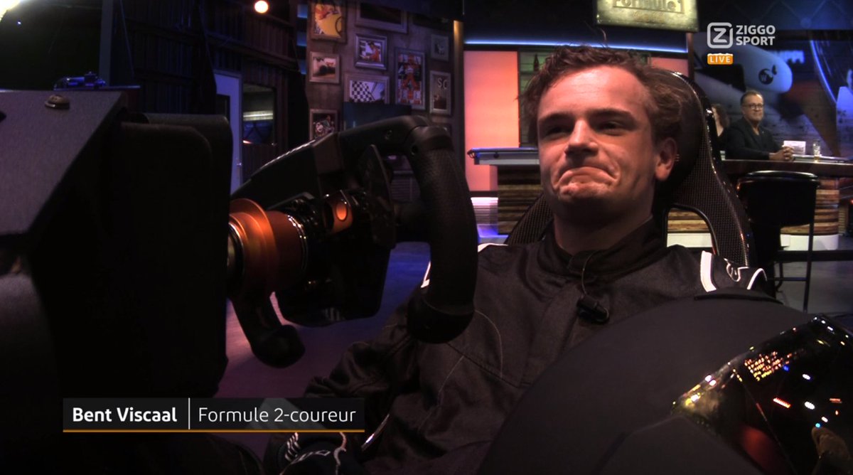 MsportXtra's tweet photo. #F1Cafe Het zat er ff niet in voor @BentViscaal tegen @VanGamerenF1 . Dus toch nog een beetje @MsportXtra tijdens de uitzending. ;) #MsportXtra https://t.co/Ui3patWFFY