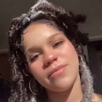 Slayyy_j's tweet photo. #NewProfilePic https://t.co/7s7IdRAQCP