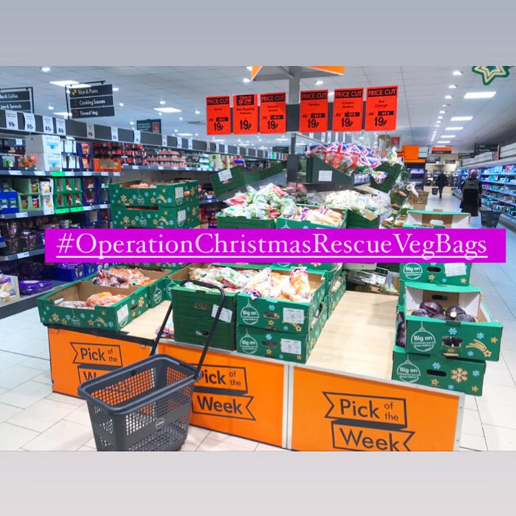 #OperationChristmasRescueVegBags has officially commenced! 😁👏🏻👏🏻

The first supermarket I’ve come across to promote their cheap Christmas veg is Lidl 💛

All xmas veg is 19p! ⭐️⭐️

Parsnips, carrots, Brussel sprouts, red cabbage! Let’s get stuck in! 🥬 🥕✨
#AnimalRescues