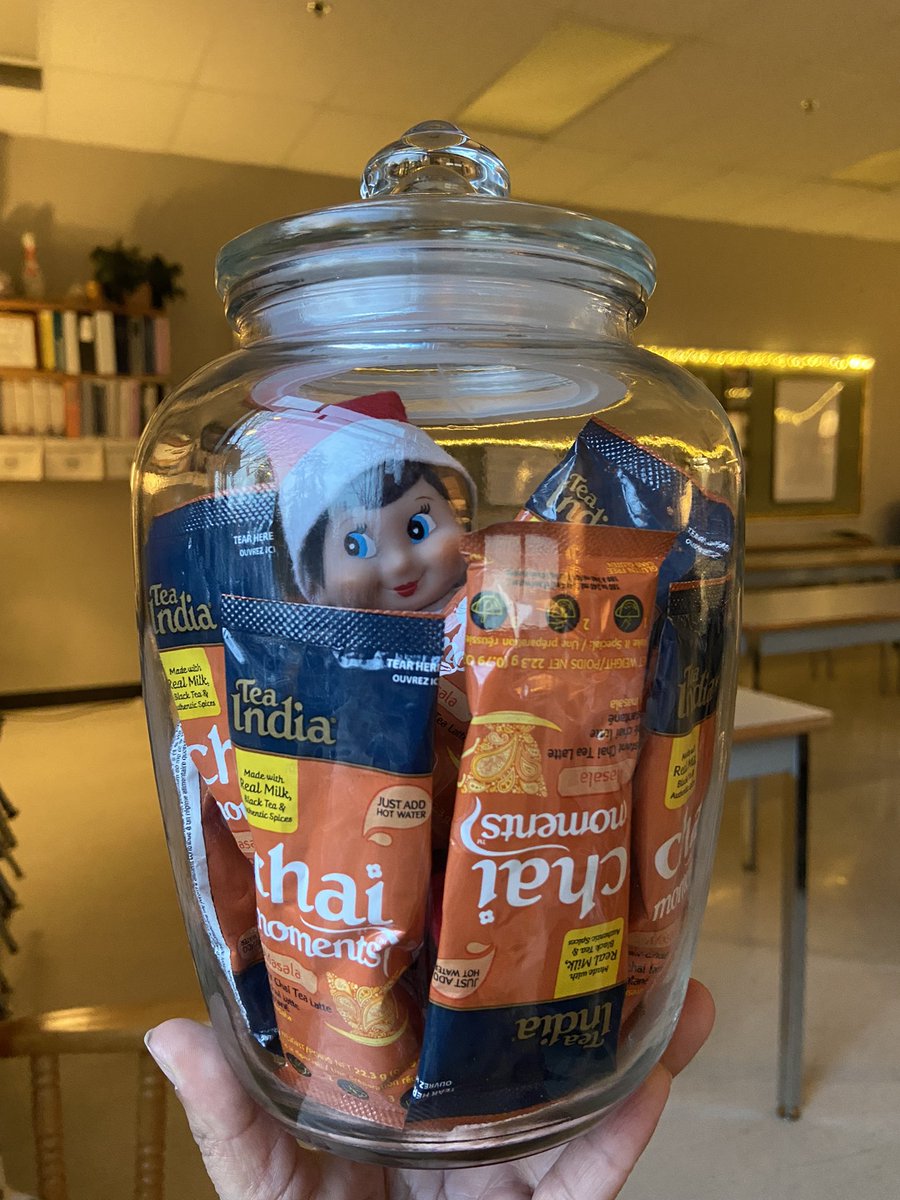 NeetuGDhaliwal's tweet photo. Today’s hint: Gravity @KwantlenS @Surrey_Schools #elfontheshelf #grabatea😜 https://t.co/Z5zlkBrwb4