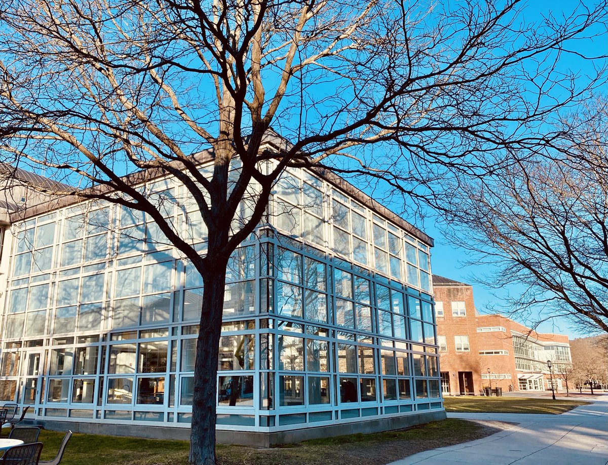 KSCsoftball's tweet photo. That’s a wrap on finals week! Beautiful blue skies & 50 degrees on December 17th! #SnowTomorrow #OWLdone #HootieHoo https://t.co/JK87UuP5qX