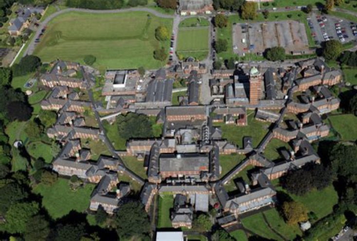 zoznoz's tweet photo. Top 10 endangered buildings @thevicsoc #Whitchurchhospital has been left to rot. The architecture &amp; beauty is sadly fading having closed in 2016. Why can’t this be restored &amp; developed in to a Mathallen, live music venue &amp; accommodation.🤞❤️&amp; attention B4 it becomes rubble! https://t.co/br0YjdekFl