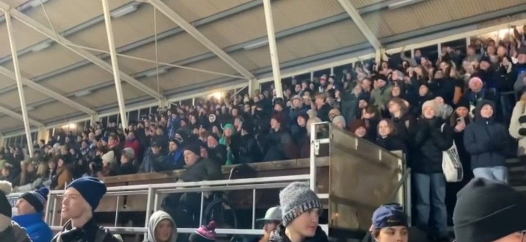 Vilken underbar kväll på Studenternas! Bra krig både på planen och läktaren 👏🏼