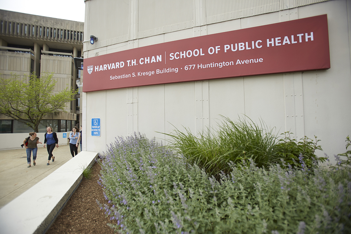 New Faculty Position: We invite applications from candidates for a faculty position as assistant or associate professor of epidemiology, with a focus on Alzheimer's disease and other sources of age-related cognitive decline. Apply here: ow.ly/UR2M50HelRn <a href="/HarvardChanSPH/">Harvard T.H. Chan School of Public Health</a>