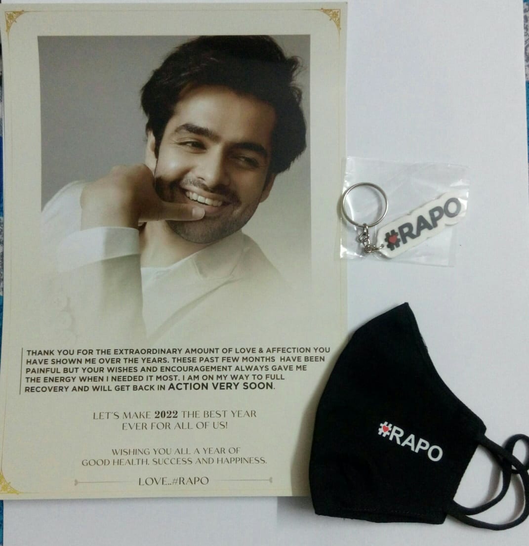 rfahyd's tweet photo. Despite recovering from a neck injury, he met 3k of us, gave a picture to each and everyone &amp; also a thank you note for supporting him! That’s @ramsayz the man we stan, who never fails to amaze us with his warm and affectionate nature! ❤ https://t.co/YNQJJy0gTM
