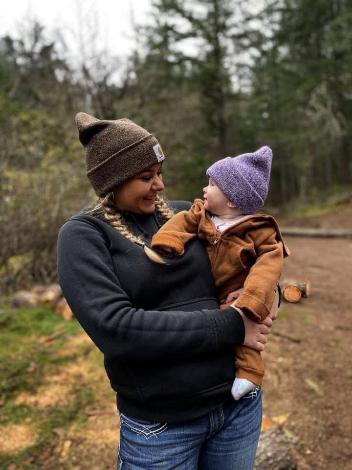 maccc_9's tweet photo. I love this girl with my whole heart♥️ 
look at the way she looks at her momma 🥺🥰 https://t.co/IIkC0sygjp